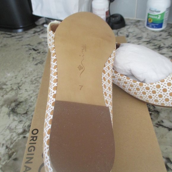 Nina Originals Ballet Flats PEPPY LUGGAGE WICKER YELLOW COLOR Size 7 NEW w/Box - Picture 5 of 6